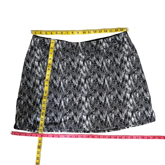 Tranquility Chic Black &White Patterned Skort XXL - Picture 4 of 5